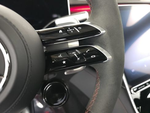 Used 2024 Mercedes-Benz S 63 AMG S w/ Carbon Fiber Exterior Package image 13
