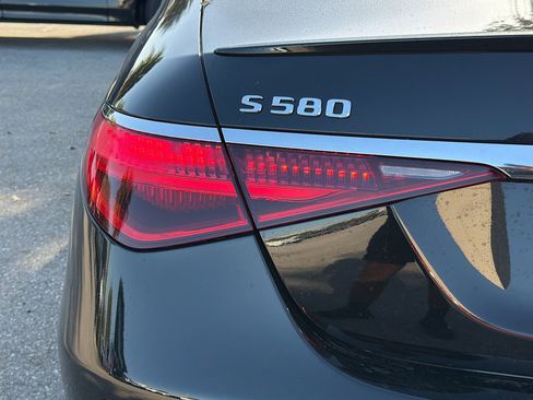 Used 2021 Mercedes-Benz S 580 4MATIC Sedan image 10