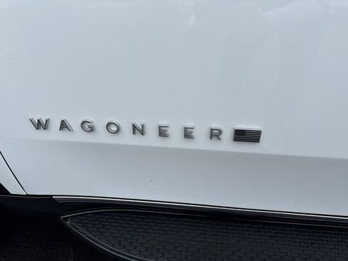 Used 2024 Jeep Wagoneer L 4WD w/ Premium Group I image 6