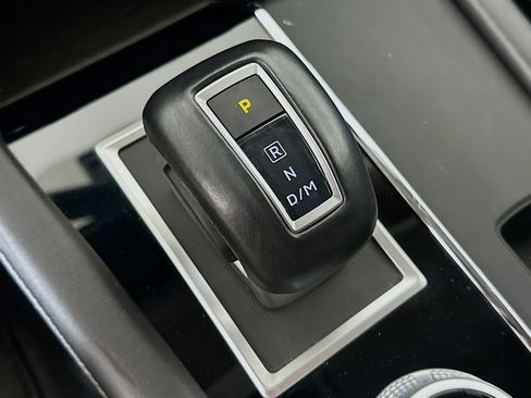 Used 2024 Mitsubishi Outlander SE image 25