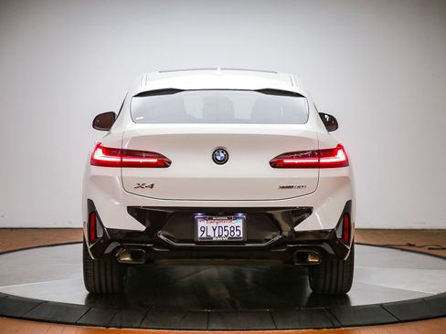 Certified 2024 BMW X4 xDrive30i w/ Premium Package AWD/4WD image 3