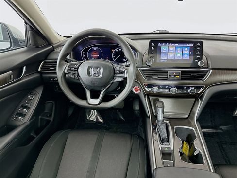 Used 2018 Honda Accord EX image 22