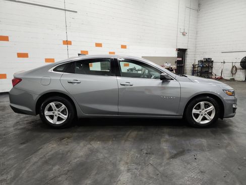 Used 2023 Chevrolet Malibu LS FWD image 17