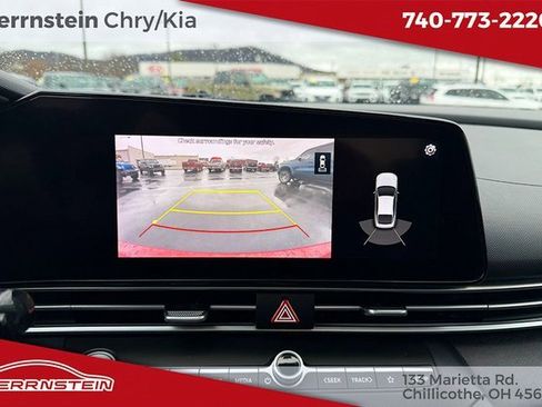 Used 2022 Hyundai Elantra Limited image 19