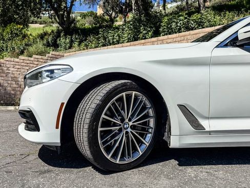 Used 2019 BMW 530i w/ Convenience Package image 21