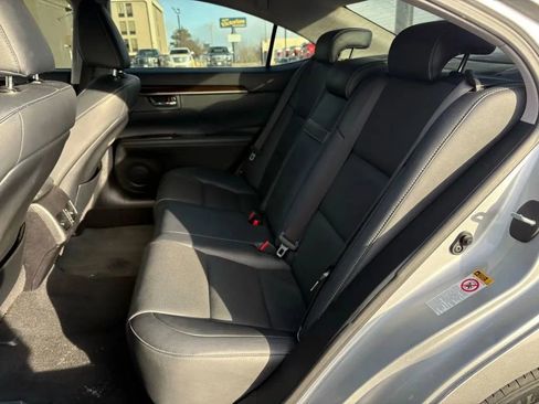 Used 2016 Lexus ES 350 w/ Premium Package w/Wood Trim FWD image 19