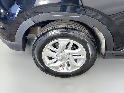 Used 2022 Hyundai Venue SE image 31