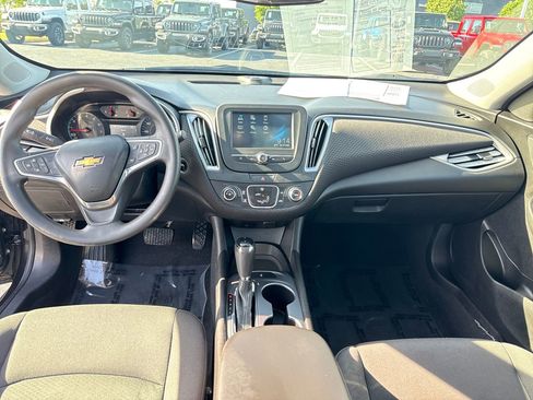 Used 2017 Chevrolet Malibu LS FWD image 11