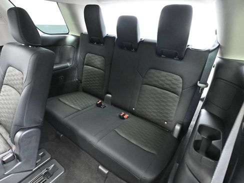 Used 2024 Nissan Pathfinder SV FWD image 39