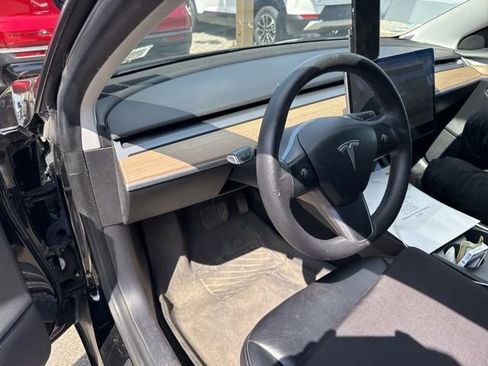 Used 2021 Tesla Model 3 Standard Range Plus RWD image 5