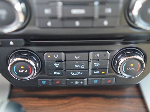 Used 2015 Ford F150 Lariat w/ Equipment Group 501A Mid AWD/4WD image 78