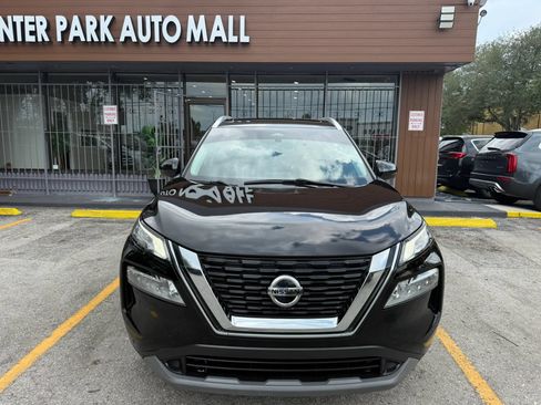 Used 2021 Nissan Rogue SV w/ Premium Package FWD image 2