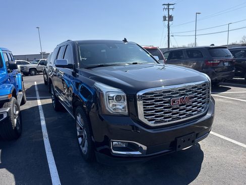 Used 2020 GMC Yukon Denali w/ Denali Ultimate Package AWD/4WD image 6