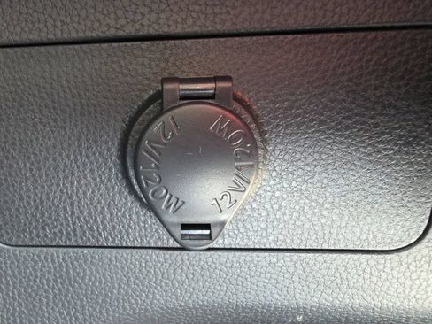 Used 2024 Toyota RAV4 XLE FWD image 33