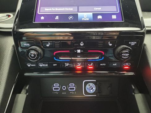 Used 2023 Jeep Grand Cherokee Altitude RWD image 21