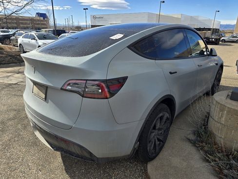 Used 2021 Tesla Model Y Long Range image 5