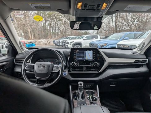 Used 2021 Toyota Highlander Limited AWD/4WD image 22