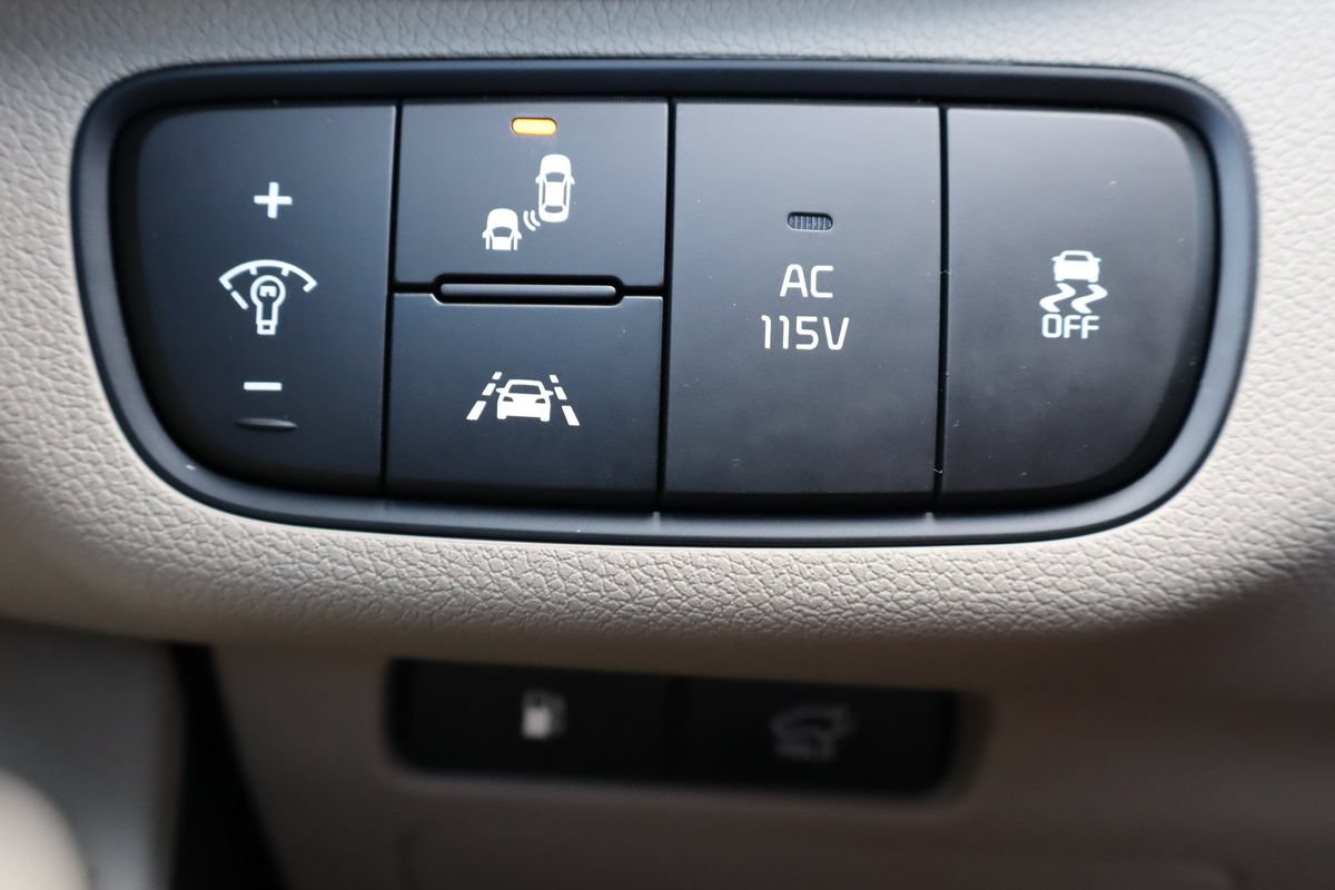 Used 2018 Kia Sorento EX w/ EX Advanced Touring Package FWD image 28