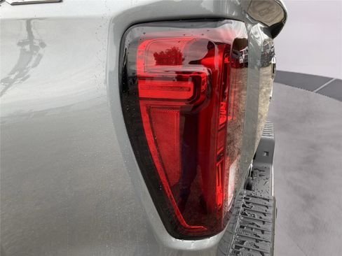 New 2026 GMC Sierra 1500 Elevation image 10