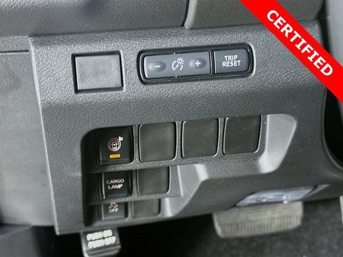 Used 2025 Nissan Frontier SV RWD image 12
