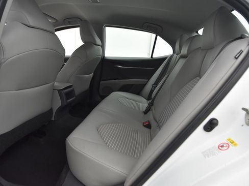 Used 2018 Toyota Camry SE FWD image 26