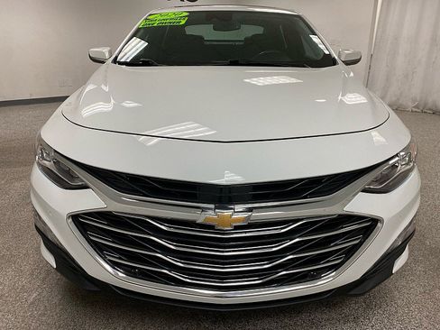 Used 2020 Chevrolet Malibu Premier image 2