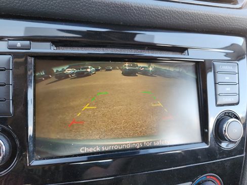 Used 2021 Nissan Rogue Sport S image 12