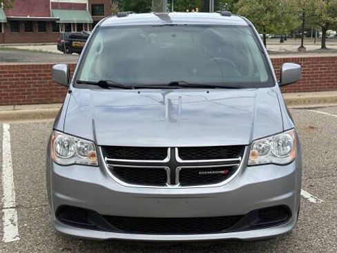 Used 2012 Dodge Grand Caravan SXT image 7