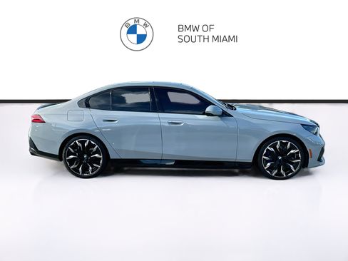 Certified 2025 BMW i5 eDrive40 w/ M Sport Package AWD/4WD image 8