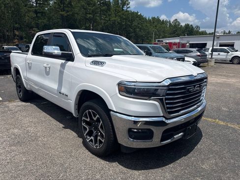 Used 2025 RAM 1500 Laramie AWD/4WD image 1