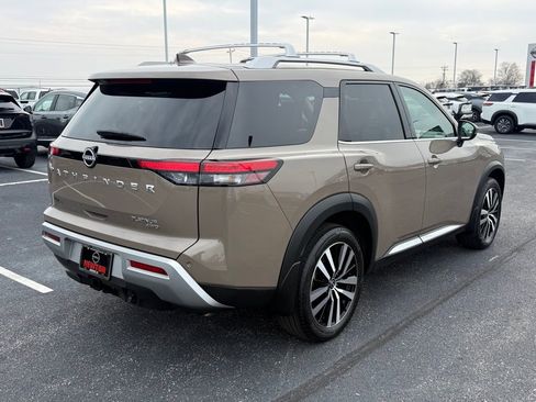 Used 2024 Nissan Pathfinder Platinum w/ Cargo Package image 34