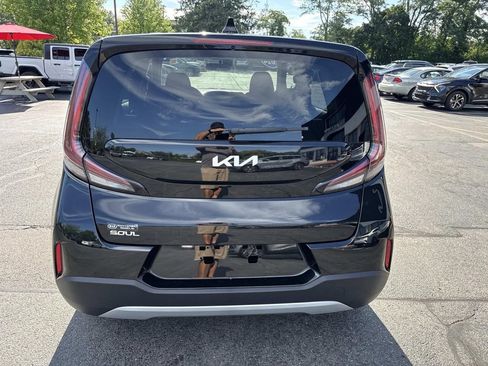 Used 2024 Kia Soul LX w/ Option Group 015 FWD image 4