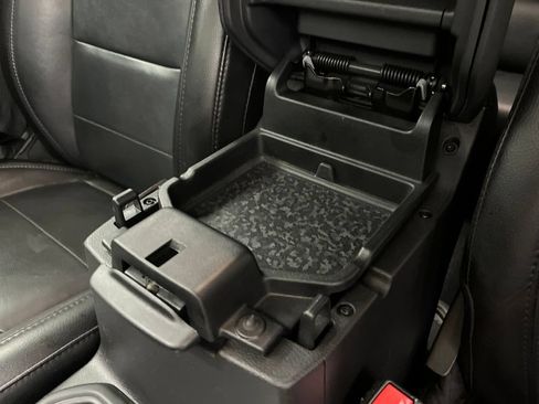 Used 2022 Jeep Wrangler Unlimited Sahara AWD/4WD image 26