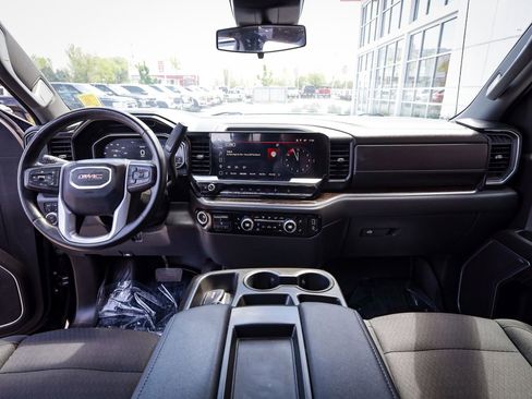 Used 2023 GMC Sierra 1500 SLE AWD/4WD image 17