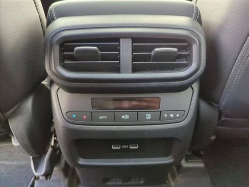 Used 2023 Honda Pilot Touring image 22