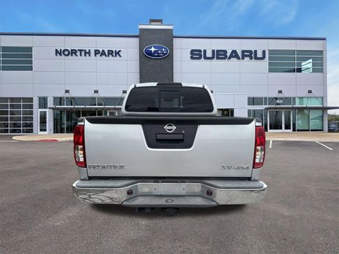 Used 2017 Nissan Frontier SV AWD/4WD image 4