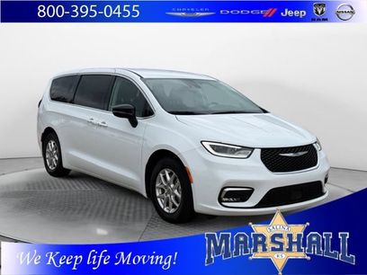 Used 2024 Chrysler Pacifica Touring-L