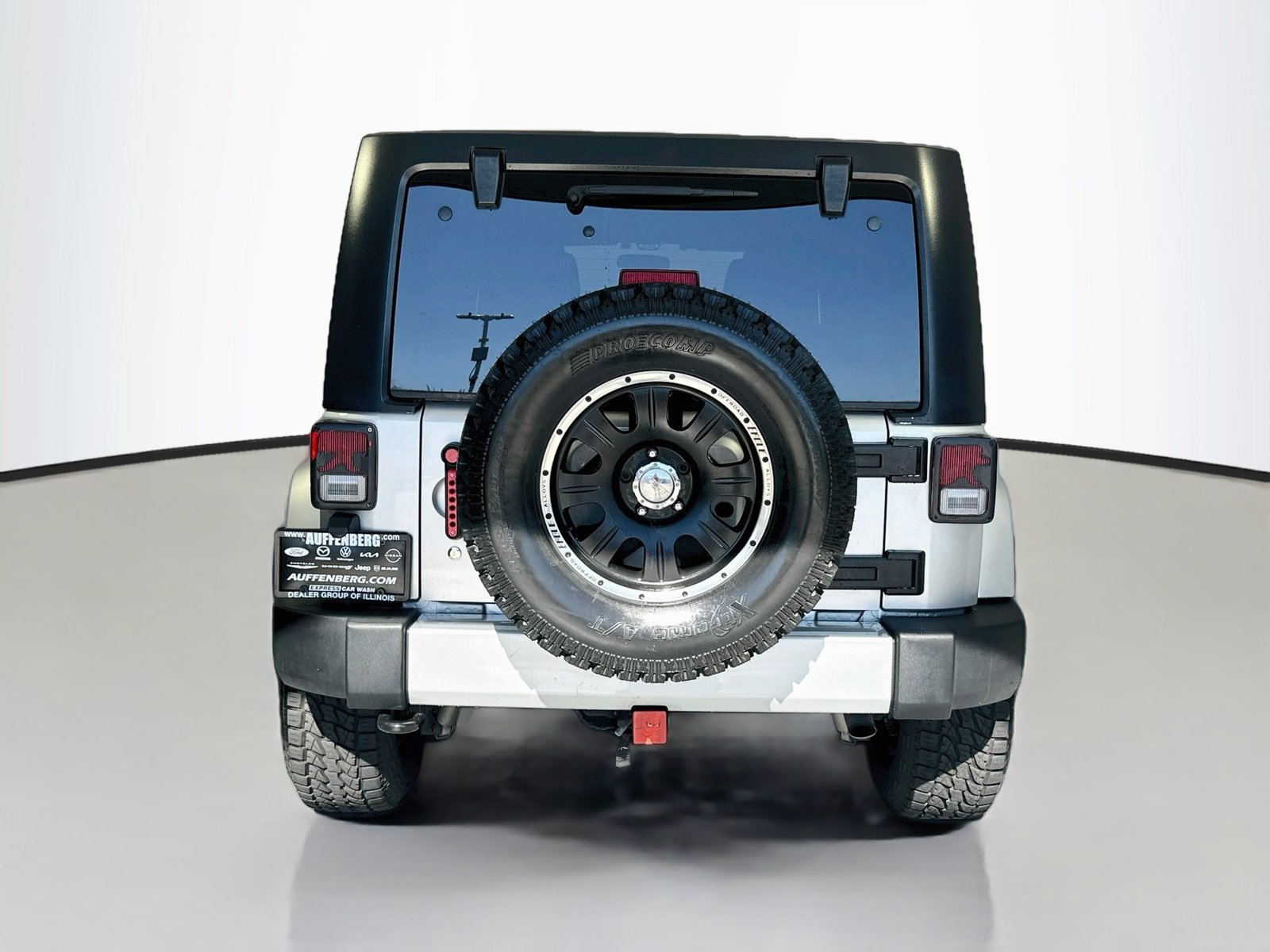 Used 2011 Jeep Wrangler Unlimited Sahara w/ Connectivity Group AWD/4WD image 6