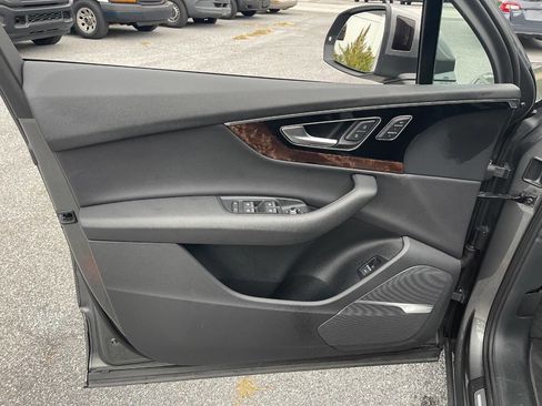 Used 2017 Audi Q7 3.0T Premium Plus image 26