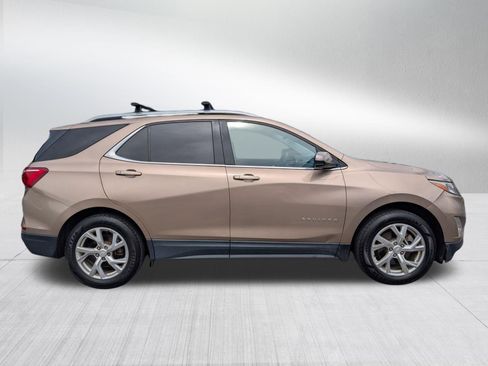 Used 2018 Chevrolet Equinox LT w/ Sun & Infotainment Package AWD/4WD image 6