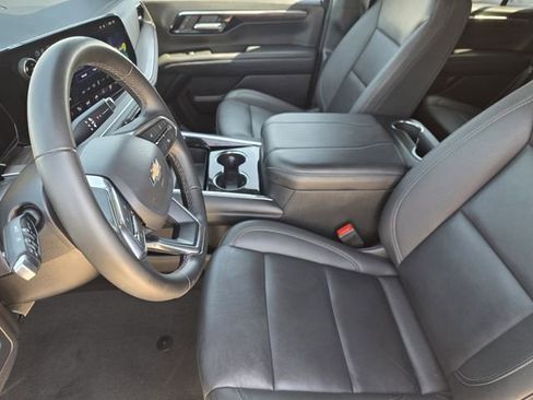 Used 2025 Chevrolet Tahoe LT RWD image 11