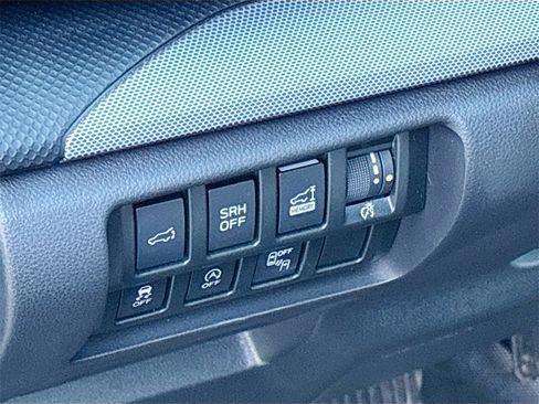 Used 2021 Subaru Forester Limited image 10