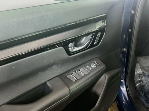 Used 2025 Honda CR-V EX-L image 14