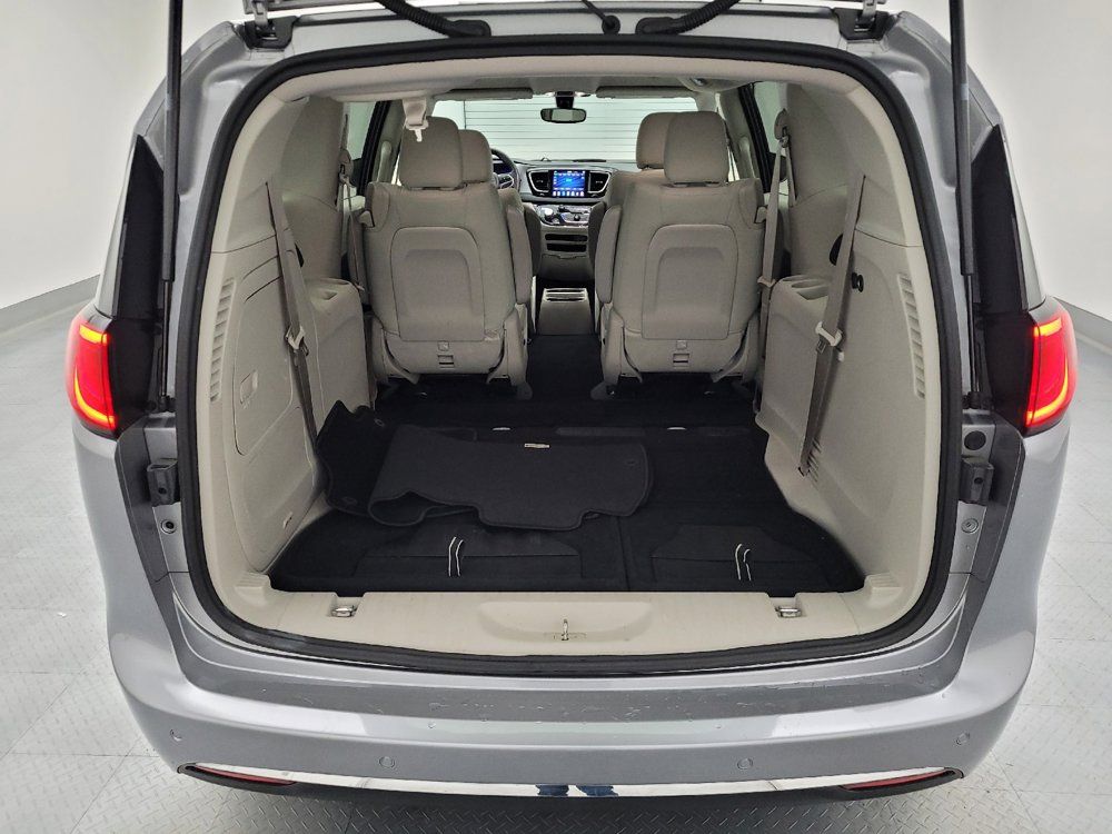 Used 2018 Chrysler Pacifica Touring Plus FWD image 29
