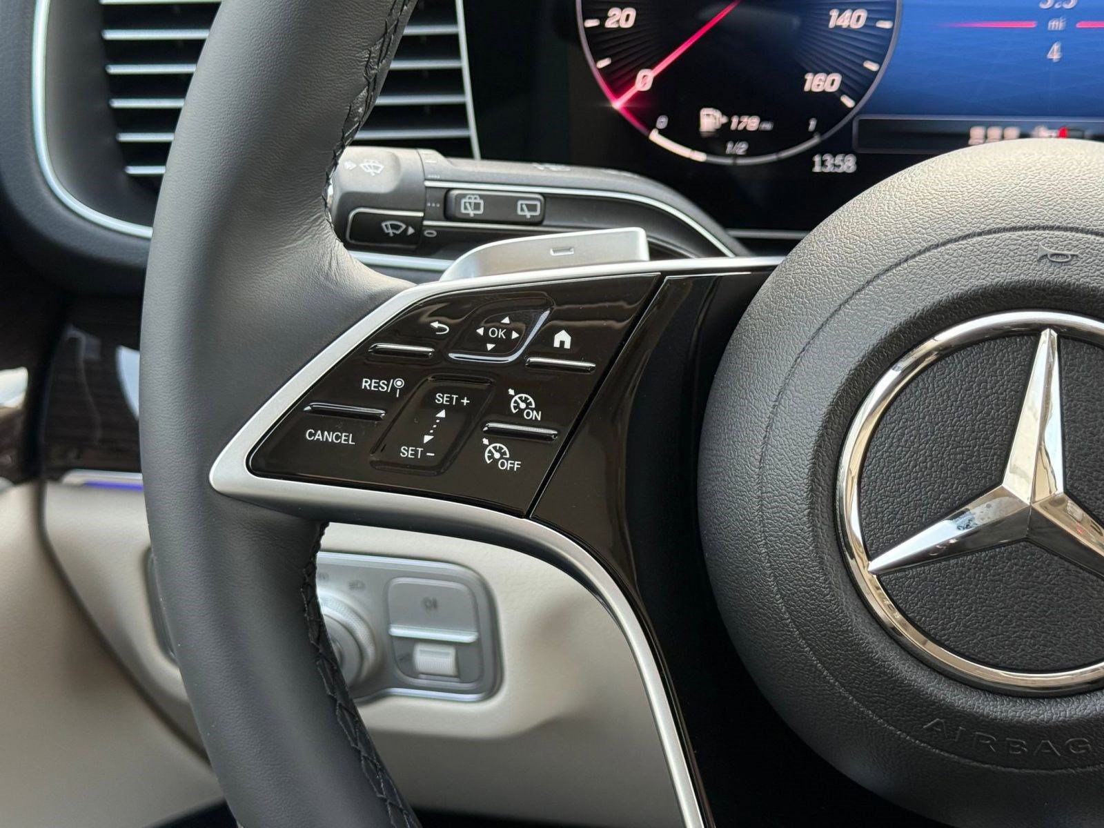 New 2026 Mercedes-Benz GLE 450 4MATIC image 17