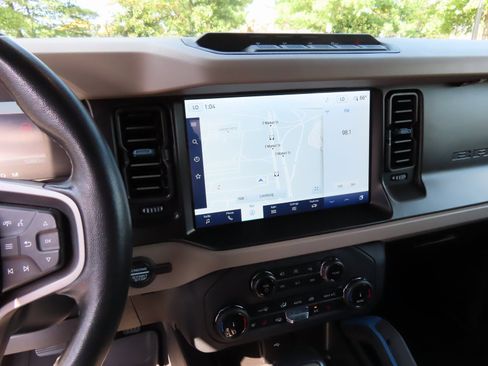 Used 2022 Ford Bronco Wildtrak image 23