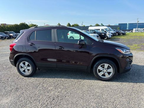 Used 2022 Chevrolet Trax LT w/ Driver Confidence Package AWD/4WD image 4