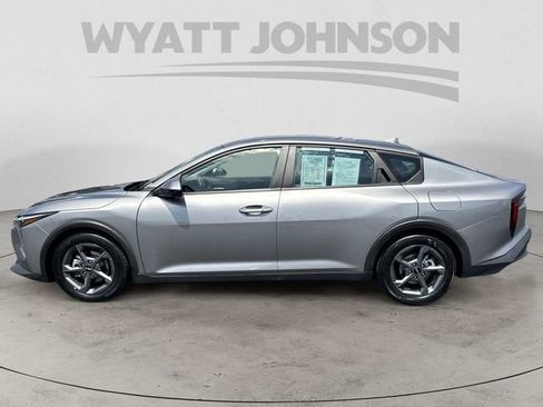 Used 2025 Kia K4 FWD image 2