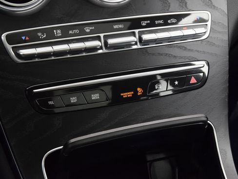 Used 2022 Mercedes-Benz GLC 300 GLC 300 image 29