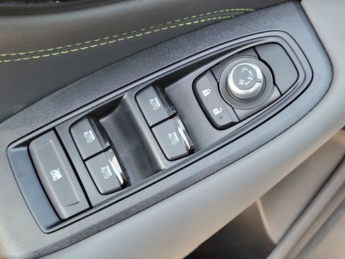 Used 2025 Subaru Outback Onyx Edition image 18